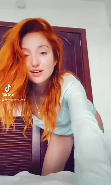 🔥 Redhead Cutie Dances Shy & Slutty for You 😏💃