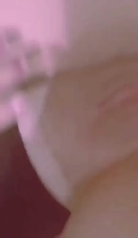 Pale Slut's Dripping Wet Pussy Tease 💦👅 Are Y’all Thirsty? 😈