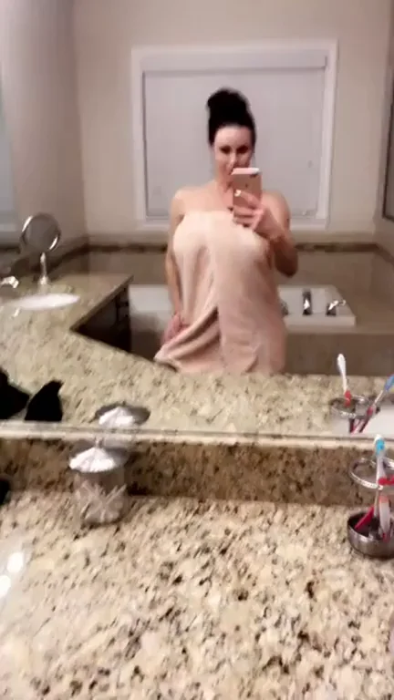 Mom keeps sending me snaps (43)