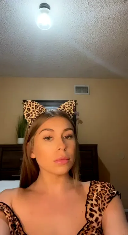 Hot Swedish Teen in Leopard Lingerie Teases 😻🔥