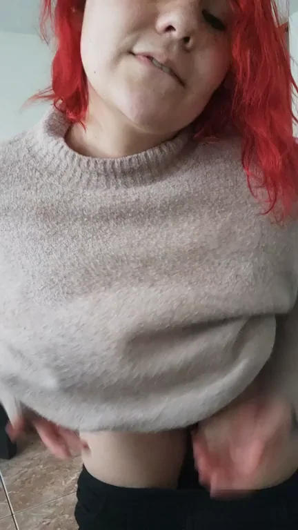 Natural titties dropping