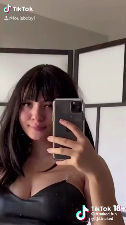 Noice Tits Tease on TikTok 😍🍈🍈
