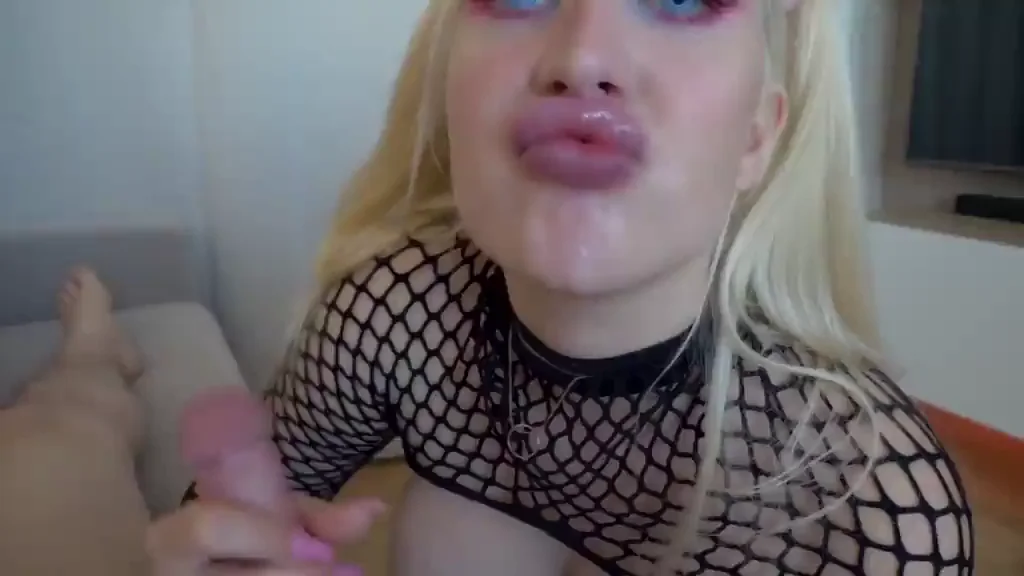 I am a fuckdoll made for pleasure and I LOVE it ?