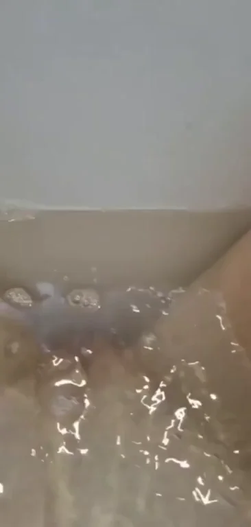 Cum Play in My Wet Bath? 🍑💦 Free & VIP Links in Comments! English/Deutsch Slut 😈