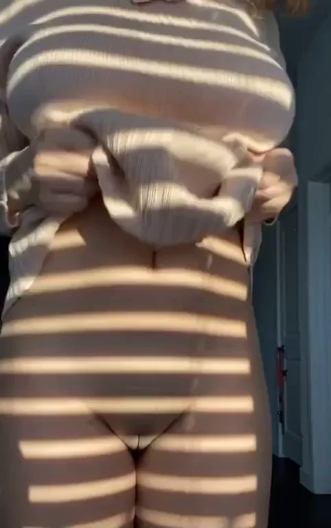 Peek-a-boo (reveal)