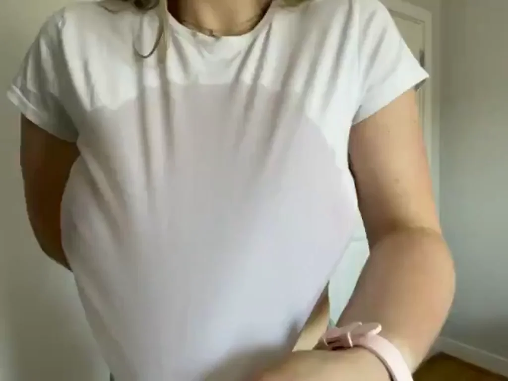 I love bouncing my big wet titties for you xoxo