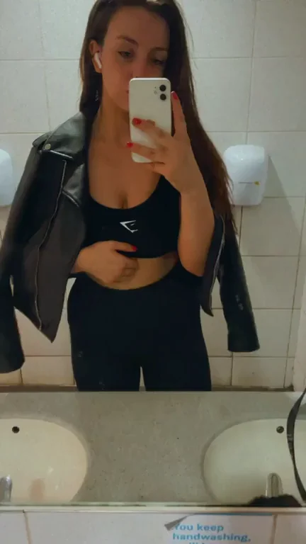 I flashed my tits in the men’s toilets