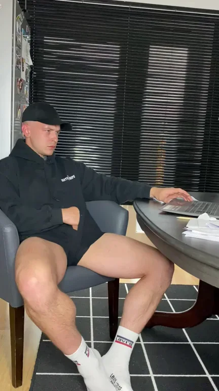 When home office turns into porn office… Subscribe to see full vid and many more ? Link in comments ?