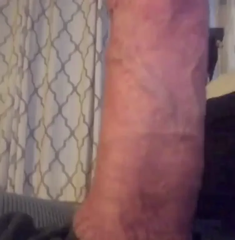 What’s hiding behind my big fat throbbing cock ????