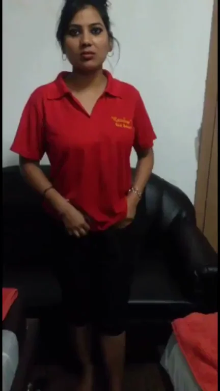 🔥 Indian Office Babe's Naughty After-Work Strip Tease 💋