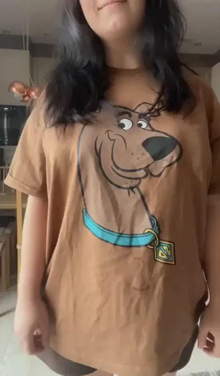 🔥 Scooby-Doo Slut's Massive Tit Reveal Surprise! 🍈🍈