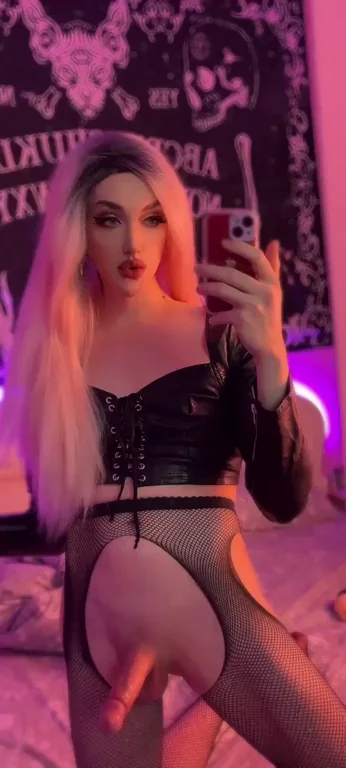 You better get down on your knees cuz I need some sloppy head
