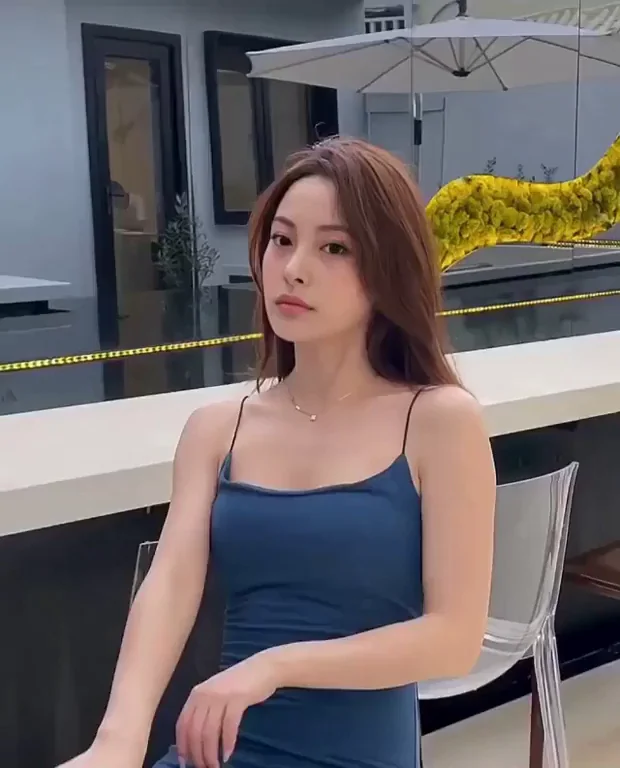 Ex-KARA - Park Gyuri reminding us why she's one of the GOATs