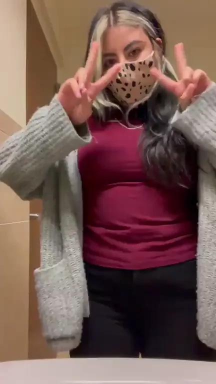 Titty Tuesday Tease! 😈🍈🍈 [F]