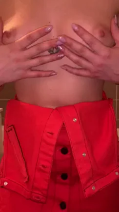 ? Daily nude content ? Boy Girl, Masturbation, Anal Play, Toys, GFE ? Custom content and videos ? Dick Rates ?