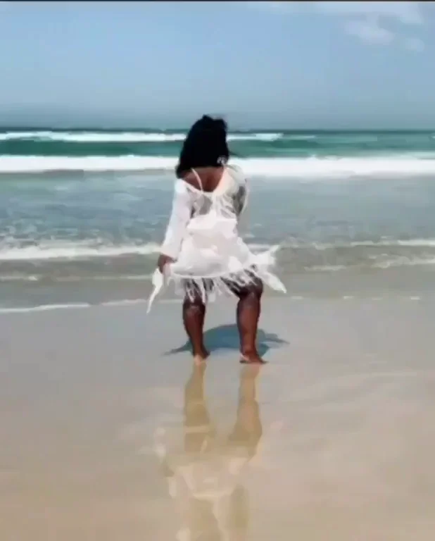 🌴 Donkey Ass Ebony Babe Teasing on the Beach 💦🍑