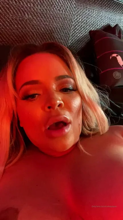 🔥 Tr1sha's Steamy Tease: Juicy Lips & Massive Tits Begging for Action 😈💦