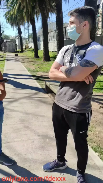 0We are lost with my friend and this boy invites us to come to his apartment??, he gets hot when he sees us and starts touching and sucking us ... watch the full video in the comments link?