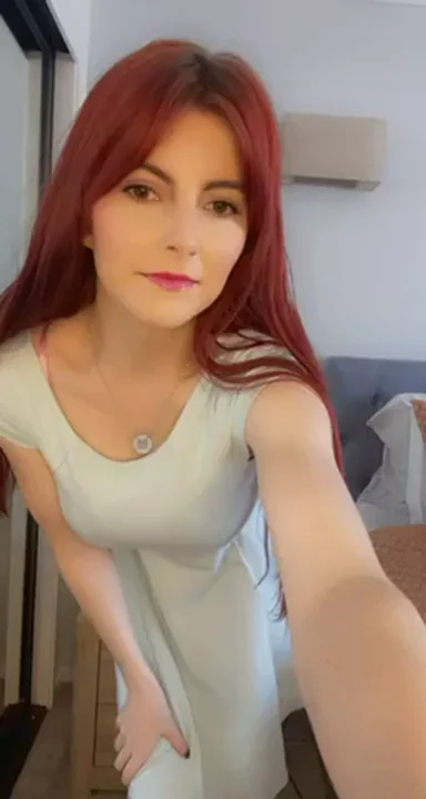 🔥 Redhead Babe's Fave Time: Teasing Reddit with Her Slutty Strip Show 😈