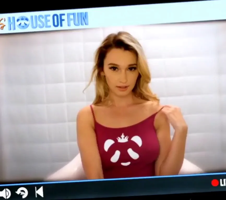 Karolina Benefield's Naughty House of Fun Tease 😈👅