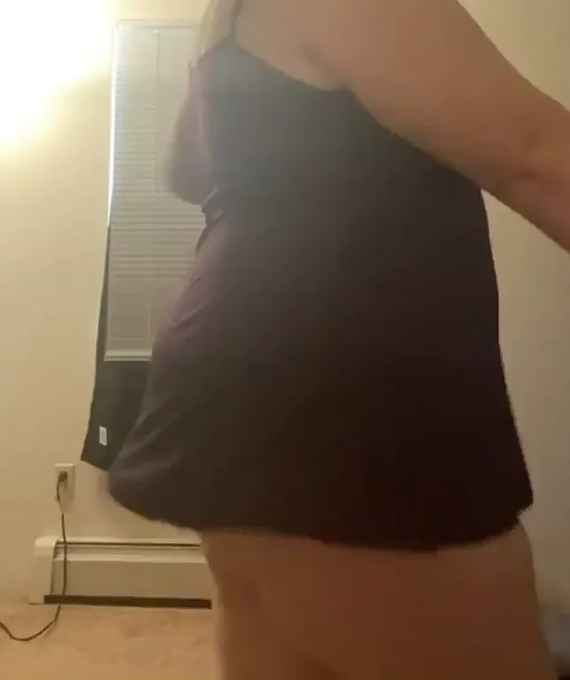 Curvy Babe's Jiggly Happy Dance Tease