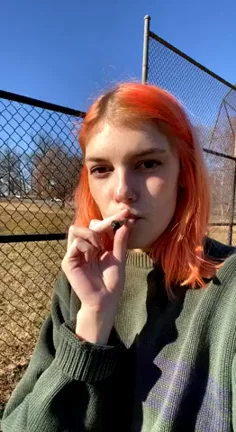 🔥 Wanna Blaze & Get Naughty Together? Stoner Babe's Hot Spot Invite 😈💨