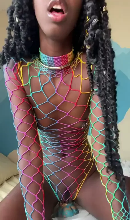 I like starting off my mornings by fucking my asshole with the IKA toy. Anal wakes me up better than a cup of coffee could! ?