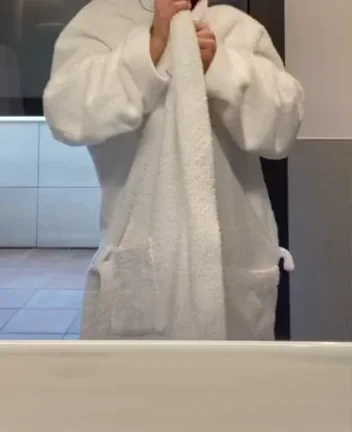 She Want To Fuck With The Wooo ? [reveal]
