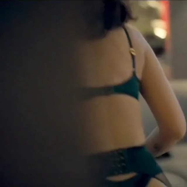 Julia Fox in lingerie in Uncut Gems