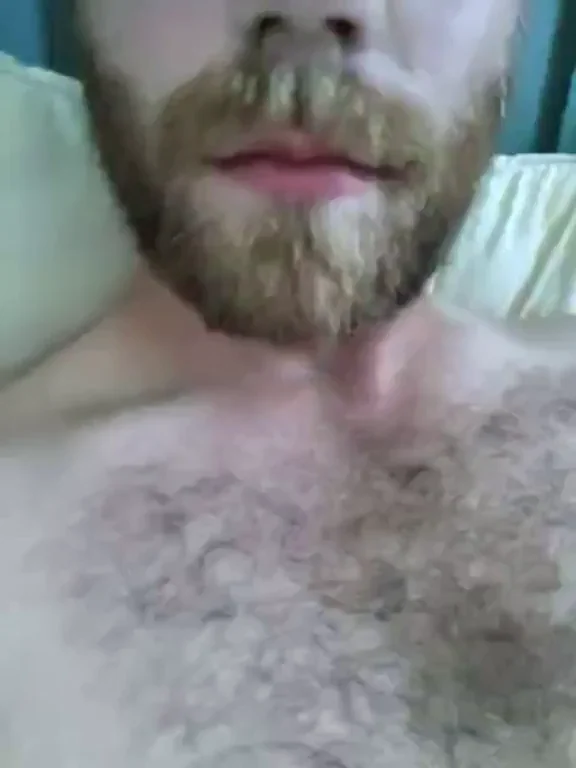 Thirsty Beard Daddy Begs Traps to Flood His Hungry Mouth 💦👅