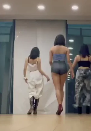 🔥 CLC Seungyeon’s Perfect Ass & Thicc Body Dance Tease 💦