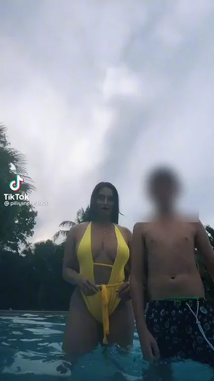 Mom , why all my friends are comenting "keep making videos with your mom " on my tiktok??