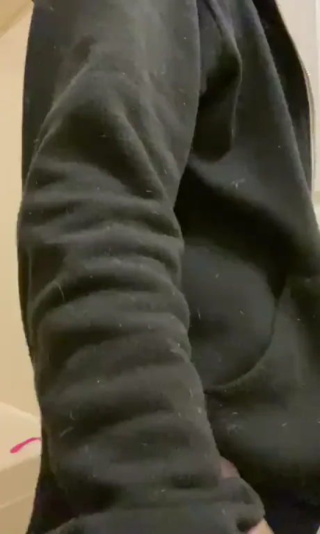 flashing my ass while my bf runs errands ??