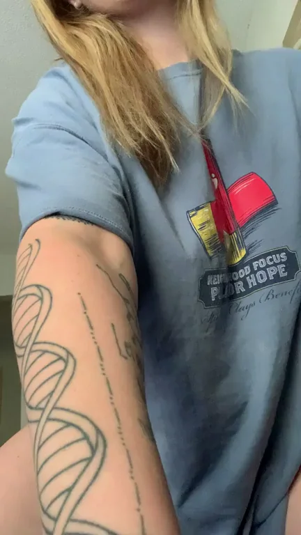 Mom's Juicy Natural Titties Dropping Hard 🍈🍈💦