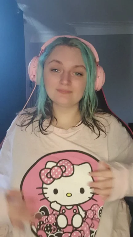 long game queues are the perfect time for titty drops ?
