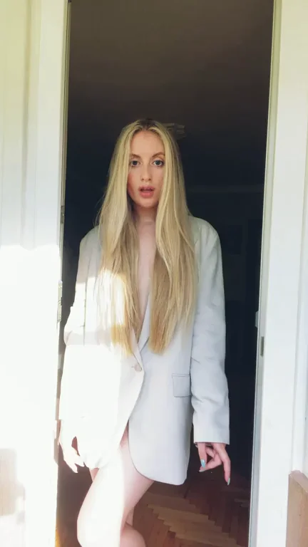 Nice outfit for our first date?