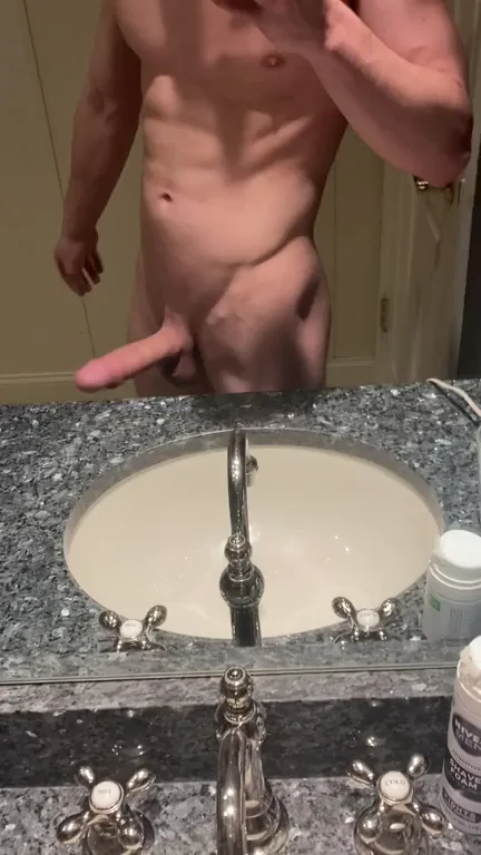 Huge BWC 💦 Ripped Abs & Thick Cock Tease 😈