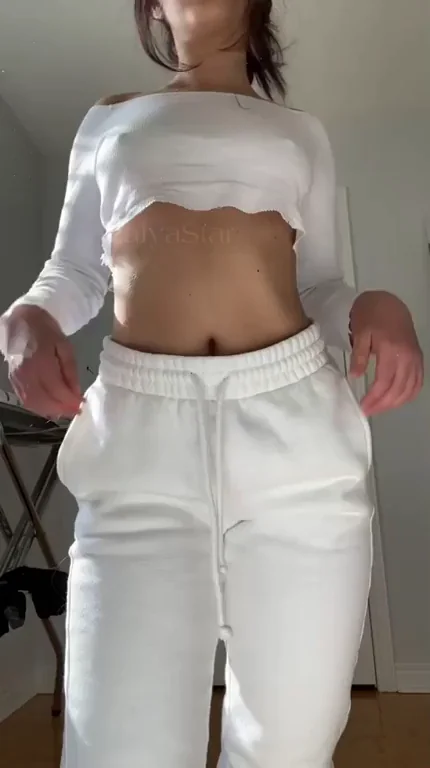 Sharing My Perfect Jiggly Boobs With You 😍🍈🍈