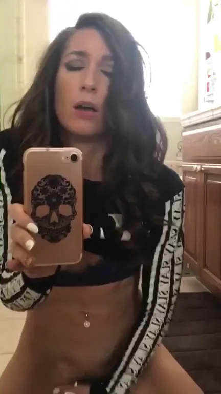 🛁 Bathroom Midday Pussy Fingering Cum Break! 💦👅