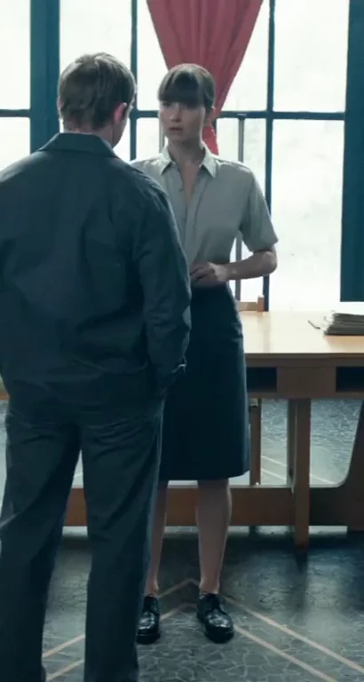 Jennifer Lawrence's Slutty Office Strip & Ass Tease