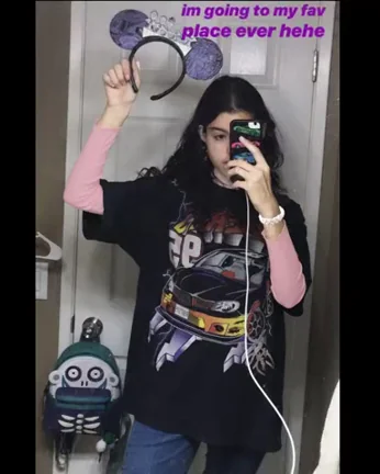 Disney Daddy Fucks Daughter on the Floor 🐭🍑💦