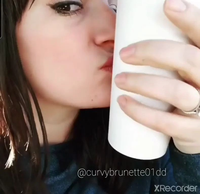 What Can My Slutty Lips Grip Next? 💋🍆