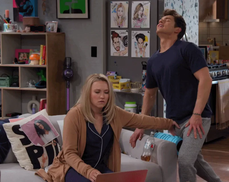 Emily Osment in Pretty Smart [S1E2-2021]