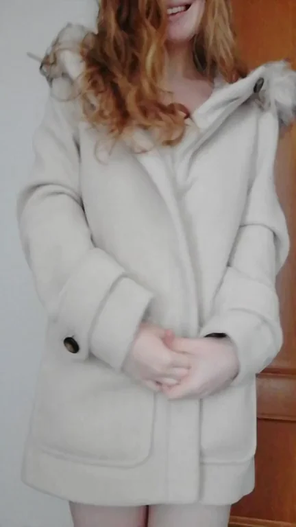 Cute Redhead Tease Flashes Big Tits in Fuzzy Coat 😘🔥