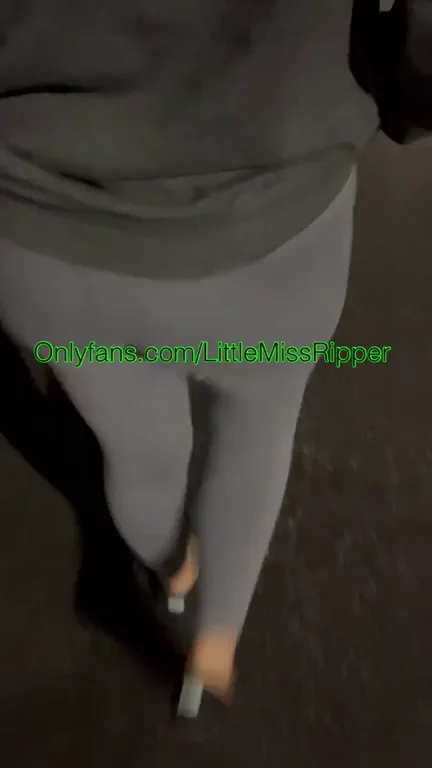 LittleMissRipper's Juicy Ass Walk & Fart Blast in Tight Leggings! 💨🍑