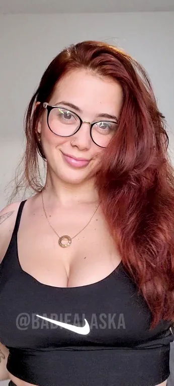 Gym Slut in Glasses Begs for Dick Attention 💦😈
