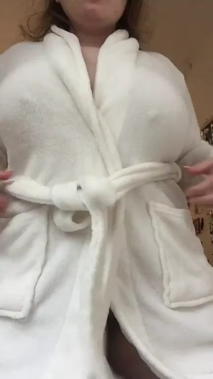 my tiddies are soft like a cloud :)