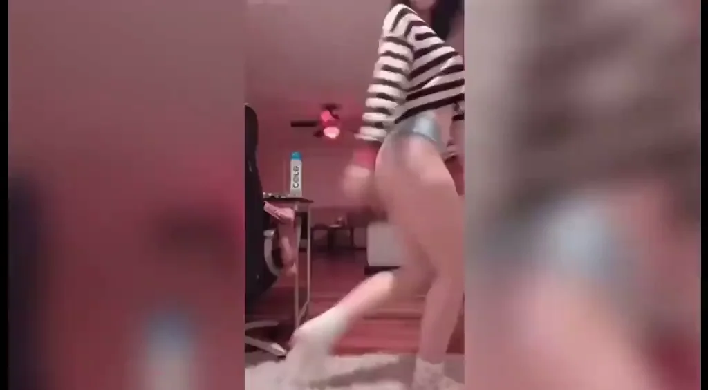 Girlfriend Craves That Massive BBC 🍆💦