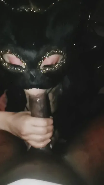 Sloppy Masked Indian Babe Sucks Cock Like a Pro 💦😈