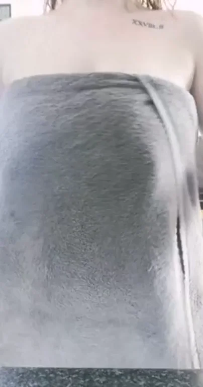 Oops! Towel Slips Off My Massive MILF Tits 🥵💦